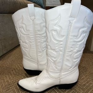 Womens SODA white cowgirl boots